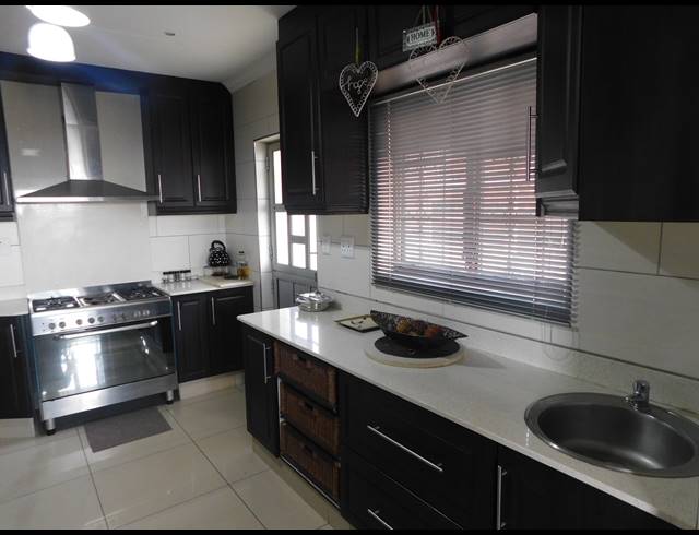 3 BEDROOM HOUSE FOR SALE IN SHALLCROSS
